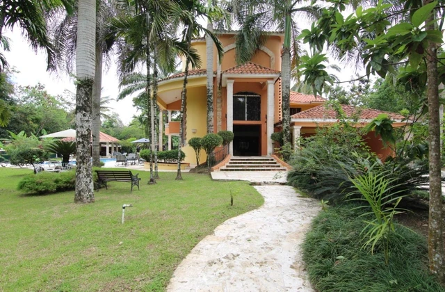 Villa Enersula Marina Bonao Jardin 1